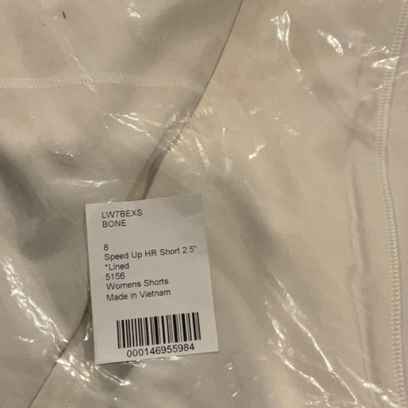 A Lululemon Speed Up High-Rise Lined Short 2.5" - Picture 6 of 6